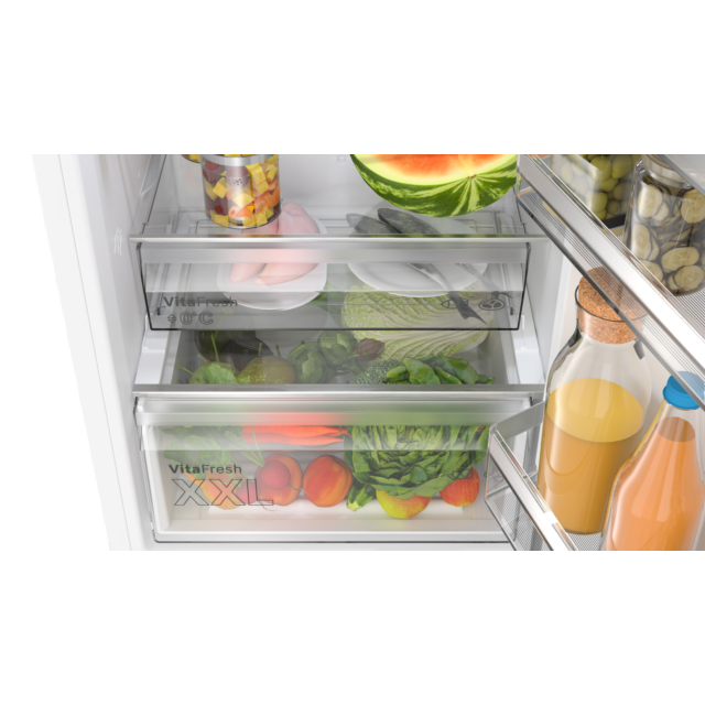 Bosch KGN362WDFG Serie 4 186x60 NoFrost fridge freezer, VitaFresh, Chiller drawer, LED light, metal