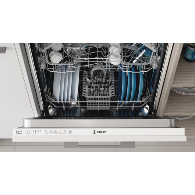 Indesit D2IHL326UK Full Size Integrated Dishwasher - 14 Place Settings
